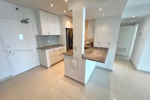 Condominio en venta en Miami Beach, Florida, 1 dormitorio, 79.15 m2 № 1942999 - foto 4
