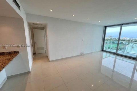 Condominio en venta en Miami Beach, Florida, 1 dormitorio, 79.15 m2 № 1942999 - foto 6