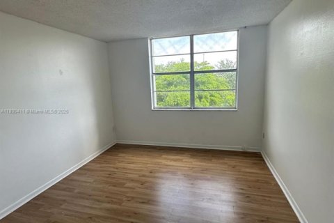 Copropriété à louer à Miami, Floride: 2 chambres, 109.16 m2 № 1950770 - photo 19