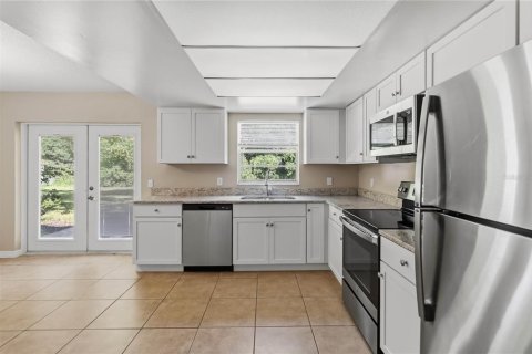 Villa ou maison à vendre à Winter Springs, Floride: 4 chambres, 121.89 m2 № 2408079 - photo 11