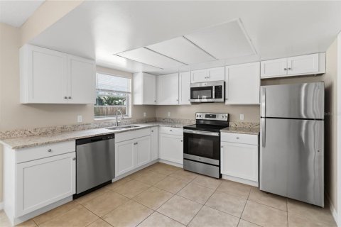 Villa ou maison à vendre à Winter Springs, Floride: 4 chambres, 121.89 m2 № 2408079 - photo 8