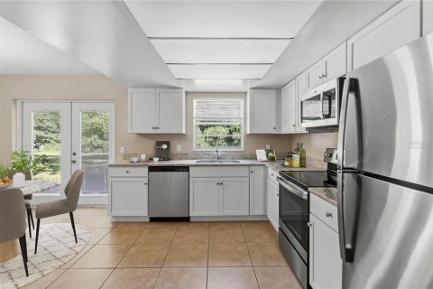 Villa ou maison à vendre à Winter Springs, Floride: 4 chambres, 121.89 m2 № 2408079 - photo 10
