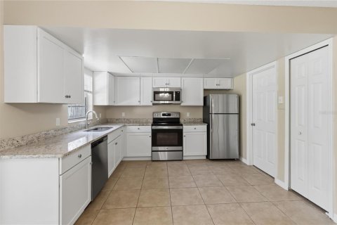 Villa ou maison à vendre à Winter Springs, Floride: 4 chambres, 121.89 m2 № 2408079 - photo 9