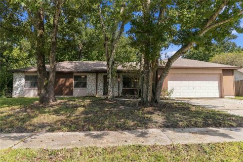 Villa ou maison à Winter Springs, Floride 4 chambres, 121.89 m2 № 2408079