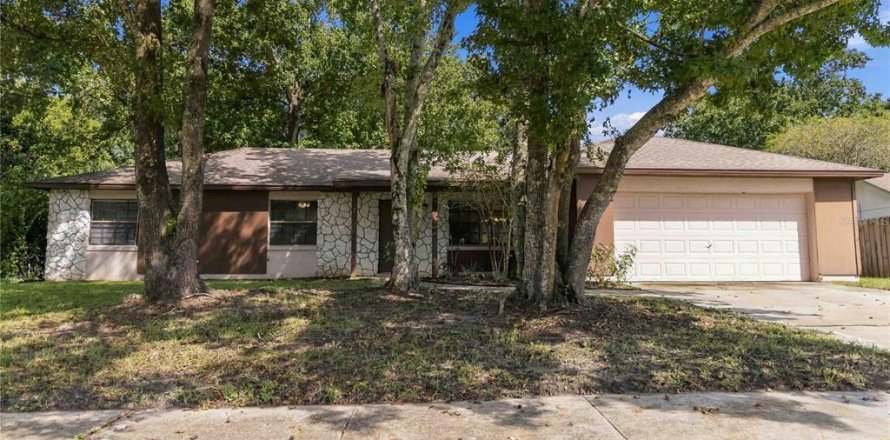 Villa ou maison à Winter Springs, Floride 4 chambres, 121.89 m2 № 2408079