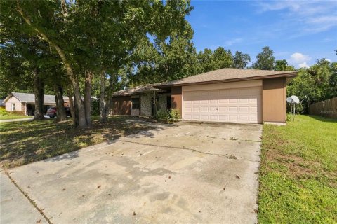 Villa ou maison à vendre à Winter Springs, Floride: 4 chambres, 121.89 m2 № 2408079 - photo 2