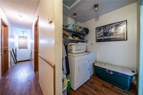 Villa ou maison à vendre à Miramar, Floride: 4 chambres, 241.36 m2 № 2023734 - photo 26