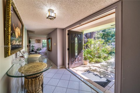 Villa ou maison à vendre à Miramar, Floride: 4 chambres, 241.36 m2 № 2023734 - photo 4