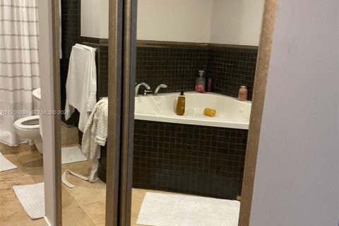 Снять в аренду кондоминиум в Норт-Майами, Флорида 1 спальня, 74.32м2, № 2079306 - фото 16