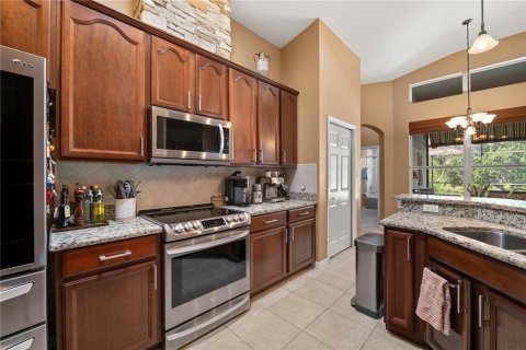 House in Tampa, Florida 5 bedrooms, 235.79 sq.m. № 2098263 - photo 20