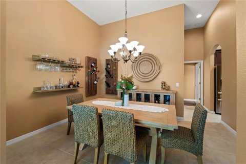 House in Tampa, Florida 5 bedrooms, 235.79 sq.m. № 2098263 - photo 9