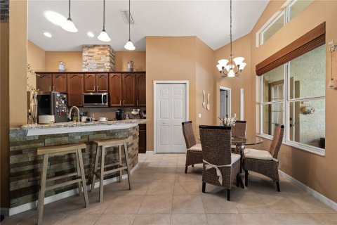 House in Tampa, Florida 5 bedrooms, 235.79 sq.m. № 2098263 - photo 16