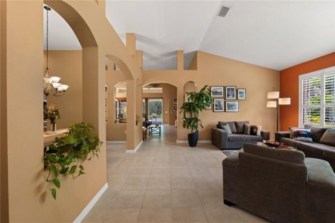 House in Tampa, Florida 5 bedrooms, 235.79 sq.m. № 2098263 - photo 5