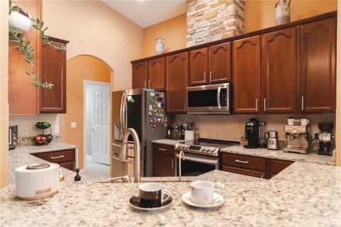House in Tampa, Florida 5 bedrooms, 235.79 sq.m. № 2098263 - photo 18