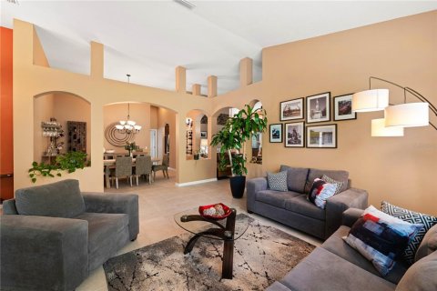 House in Tampa, Florida 5 bedrooms, 235.79 sq.m. № 2098263 - photo 8