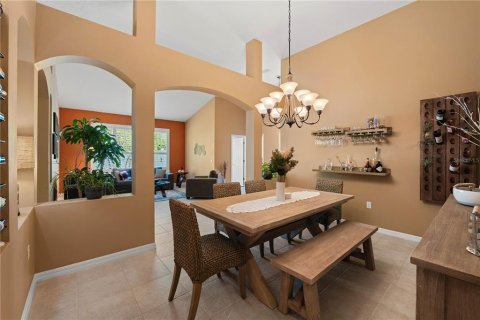 House in Tampa, Florida 5 bedrooms, 235.79 sq.m. № 2098263 - photo 10