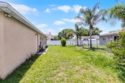 Villa ou maison à vendre à Kissimmee, Floride: 4 chambres, 165.83 m2 № 1751443 - photo 18