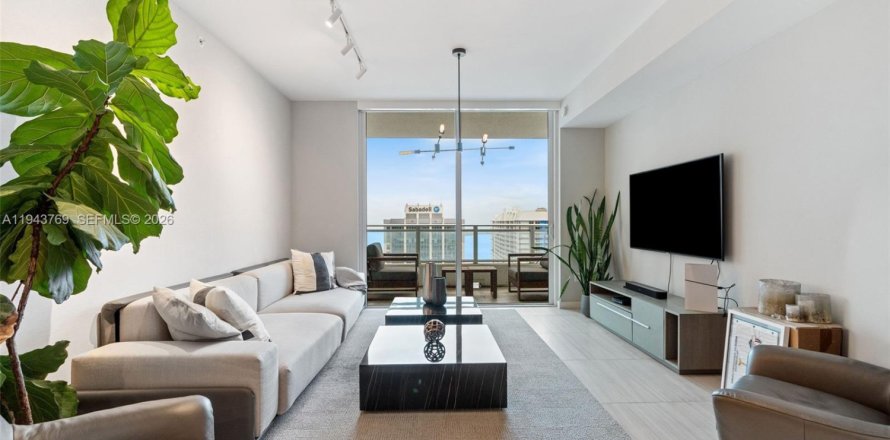 Condo in Miami, Florida, 1 bedroom № 2060108