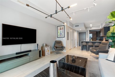 Condo in Miami, Florida, 1 bedroom № 2060108 - photo 8