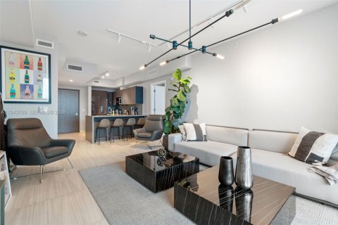 Condo in Miami, Florida, 1 bedroom № 2060108 - photo 6