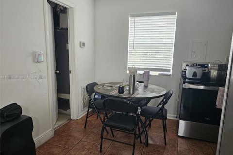 Купить виллу или дом в Палм-Бич, Флорида 3 спальни, 90.86м2, № 2051680 - фото 12