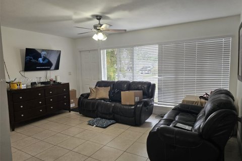 Купить виллу или дом в Палм-Бич, Флорида 3 спальни, 90.86м2, № 2051680 - фото 9