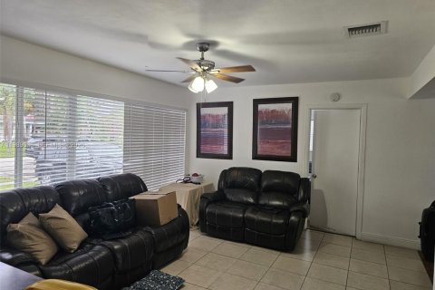 Купить виллу или дом в Палм-Бич, Флорида 3 спальни, 90.86м2, № 2051680 - фото 10