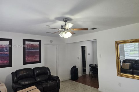 Купить виллу или дом в Палм-Бич, Флорида 3 спальни, 90.86м2, № 2051680 - фото 25