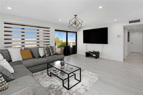 Condominio en venta en Miami, Florida, 2 dormitorios, 111.48 m2 № 2044046 - foto 6
