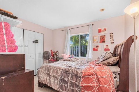 Casa en alquiler en Cutler Bay, Florida, 4 dormitorios, 154.96 m2 № 1942913 - foto 12