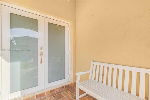 Casa en alquiler en Cutler Bay, Florida, 4 dormitorios, 154.96 m2 № 1942913 - foto 2