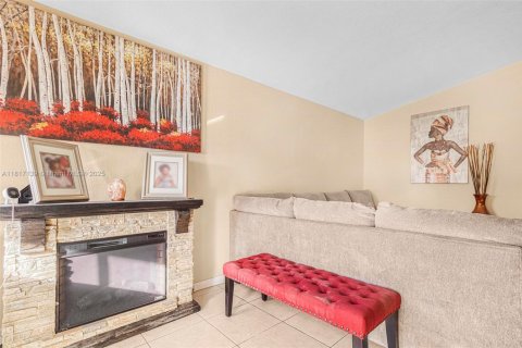 Casa en alquiler en Cutler Bay, Florida, 4 dormitorios, 154.96 m2 № 1942913 - foto 4