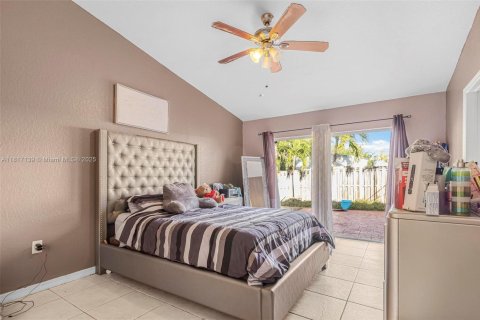 Casa en alquiler en Cutler Bay, Florida, 4 dormitorios, 154.96 m2 № 1942913 - foto 10