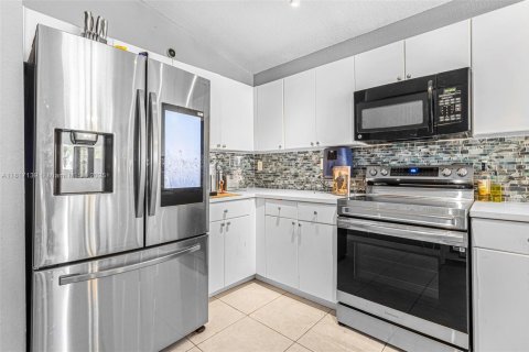 Casa en alquiler en Cutler Bay, Florida, 4 dormitorios, 154.96 m2 № 1942913 - foto 8