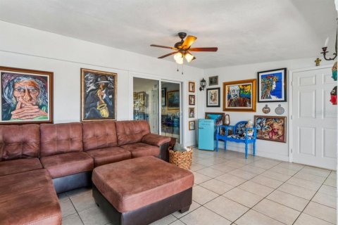 Villa ou maison à vendre à Spring Hill, Floride: 3 chambres, 198.53 m2 № 2432632 - photo 29
