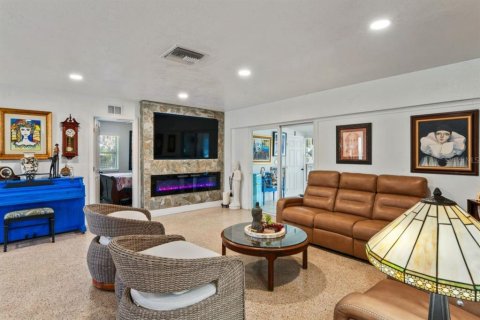 Villa ou maison à vendre à Spring Hill, Floride: 3 chambres, 198.53 m2 № 2432632 - photo 17