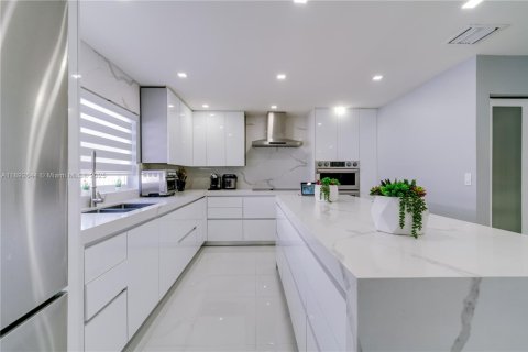 Casa en venta en Miami, Florida, 3 dormitorios, 149.02 m2 № 2015761 - foto 13