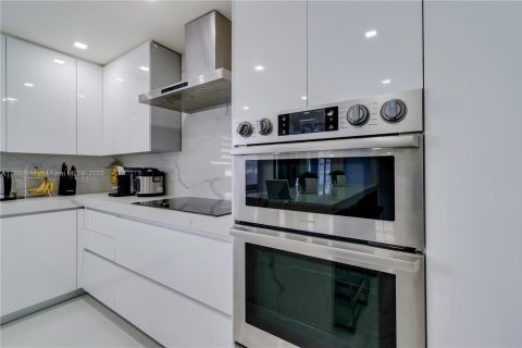 Casa en venta en Miami, Florida, 3 dormitorios, 149.02 m2 № 2015761 - foto 16