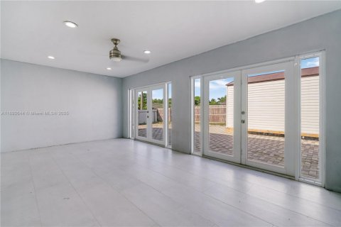 Casa en venta en Miami, Florida, 3 dormitorios, 149.02 m2 № 2015761 - foto 26