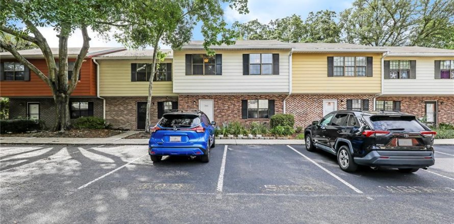 Townhouse in Orange Park, Florida 3 bedrooms, 124.77 sq.m. № 1765473