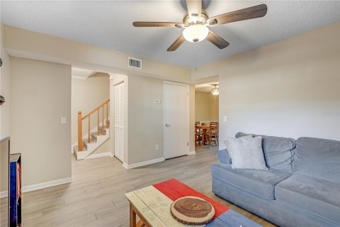 Touwnhouse à vendre à Orange Park, Floride: 3 chambres, 124.77 m2 № 1765473 - photo 9