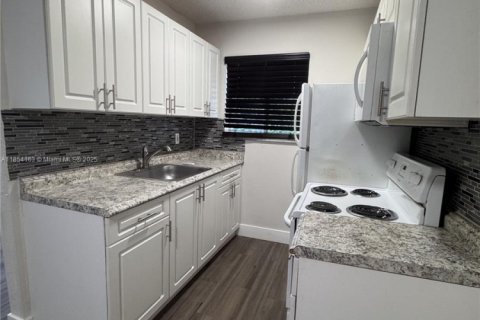 Appartement à louer à Hollywood, Floride: 1 chambre, 51.56 m2 № 2016144 - photo 2