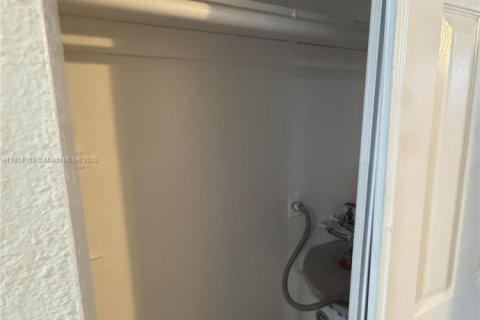 Appartement à louer à Hollywood, Floride: 1 chambre, 51.56 m2 № 2016144 - photo 8