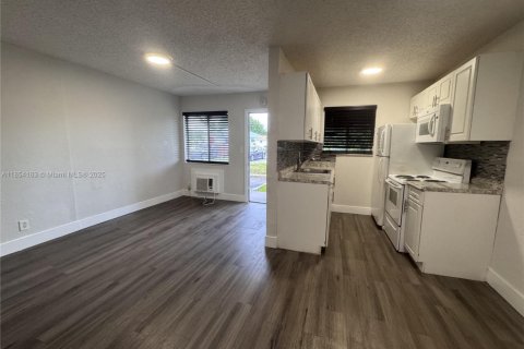 Appartement à louer à Hollywood, Floride: 1 chambre, 51.56 m2 № 2016144 - photo 3