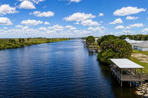 Casa en venta en Okeechobee, Florida, 3 dormitorios, 214.6 m2 № 2177561 - foto 21