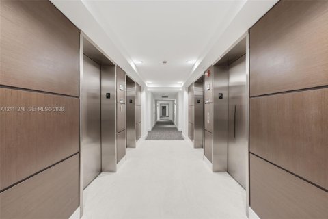 Condominio en venta en Miami, Florida, 2 dormitorios, 105.91 m2 № 2436035 - foto 11