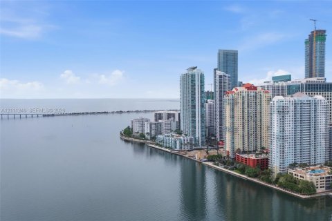 Condominio en venta en Miami, Florida, 2 dormitorios, 105.91 m2 № 2436035 - foto 13