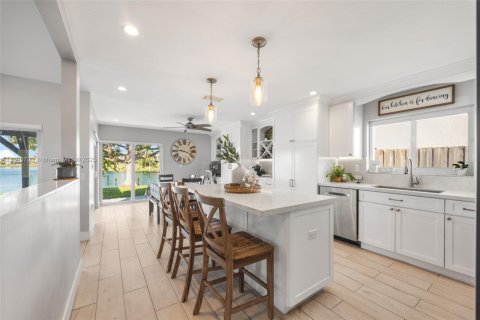 Villa ou maison à vendre à Cutler Bay, Floride: 4 chambres, 189.52 m2 № 1951112 - photo 9