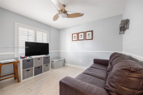 Villa ou maison à vendre à Cutler Bay, Floride: 4 chambres, 189.52 m2 № 1951112 - photo 12