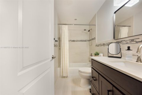 Villa ou maison à vendre à Cutler Bay, Floride: 4 chambres, 189.52 m2 № 1951112 - photo 18